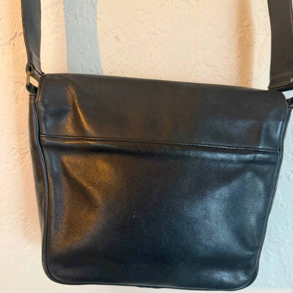 Vintage Coach MUSEUM Black Leather Messenger Bag Crossbody Flap Brass Hardware